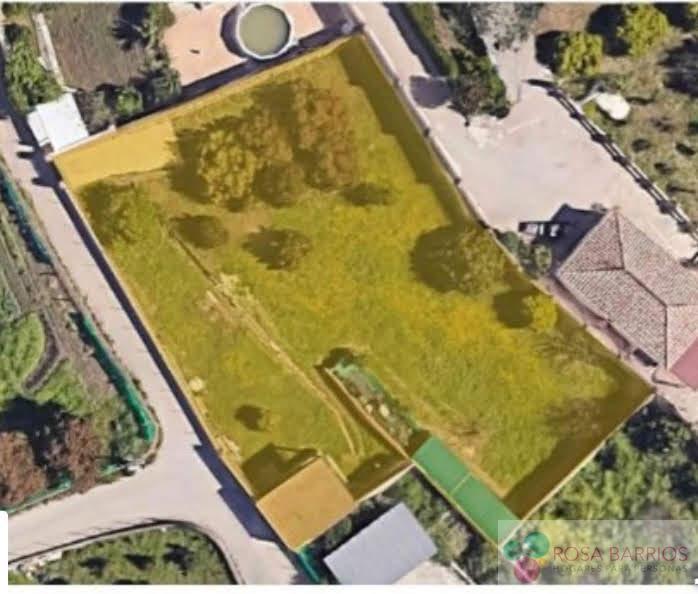 For sale of land in Estepona