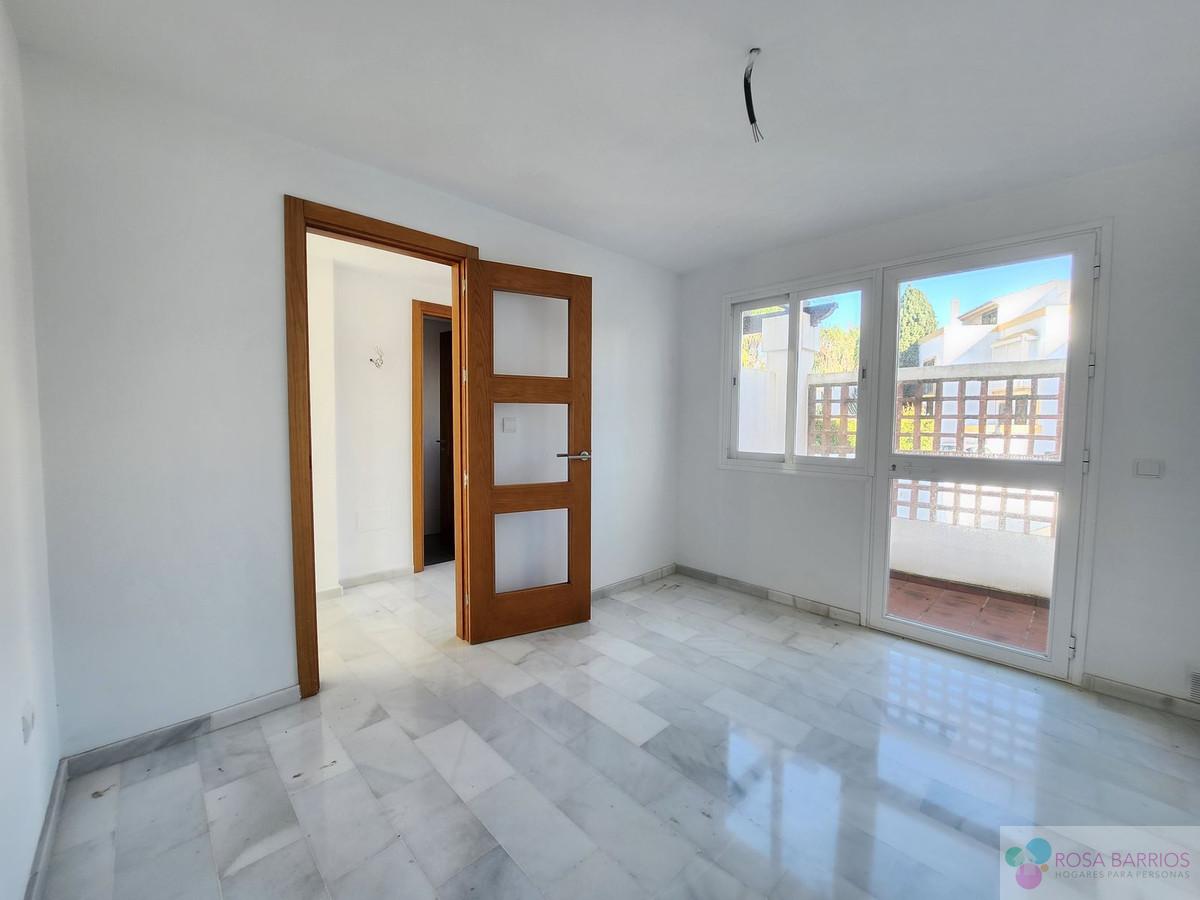 For sale of villa in Estepona