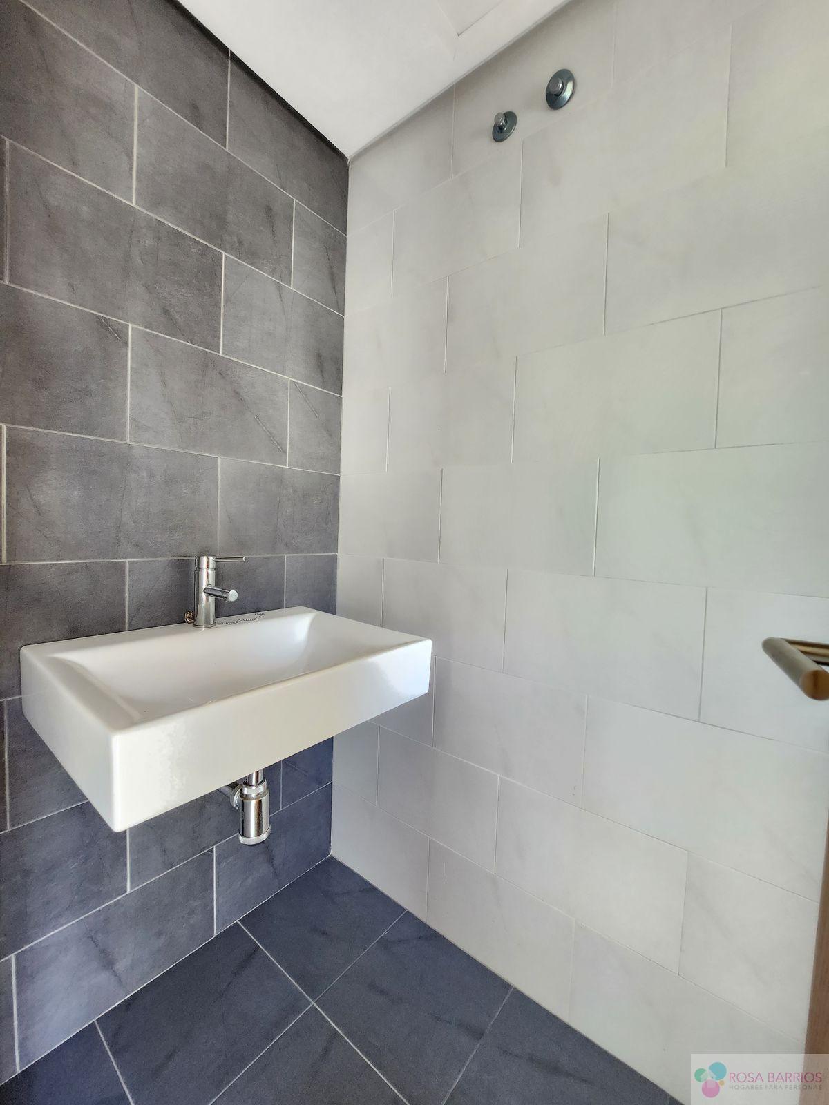 For sale of villa in Estepona