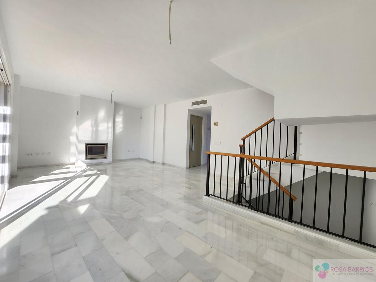 For sale of villa in Estepona