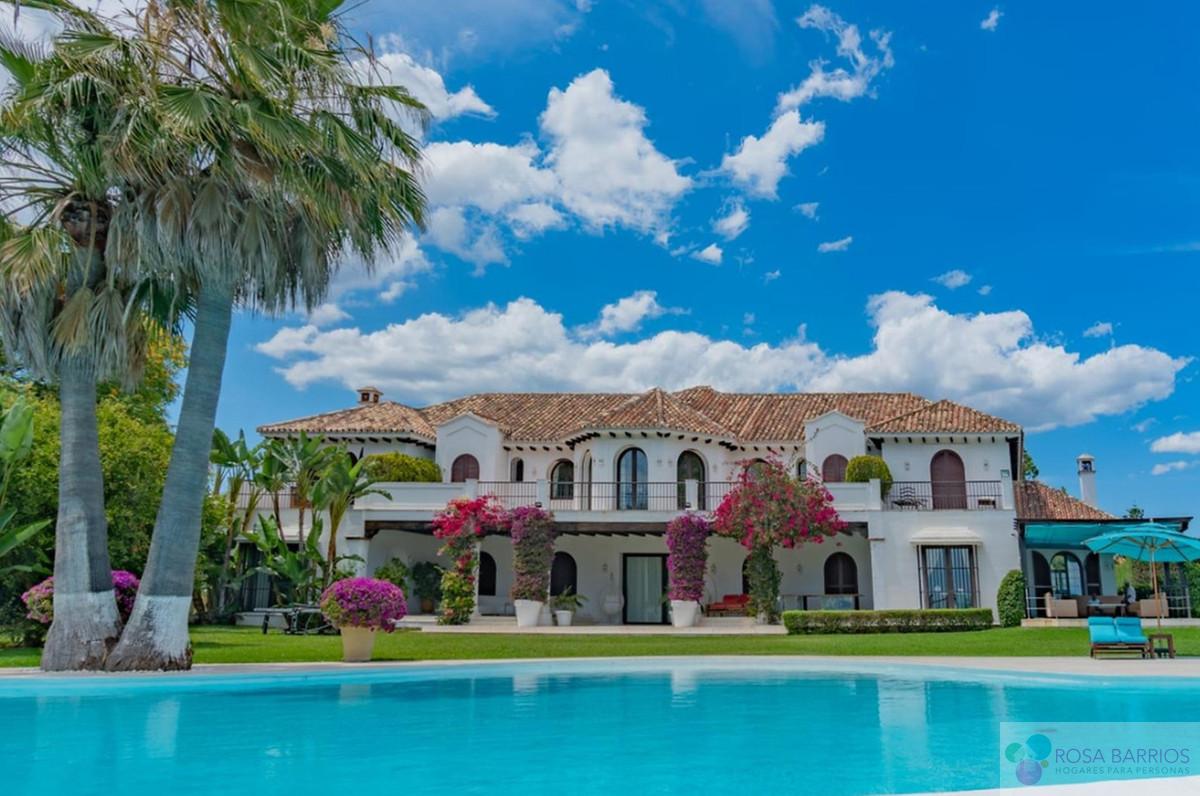 Zu verkaufen von villa in
 Estepona