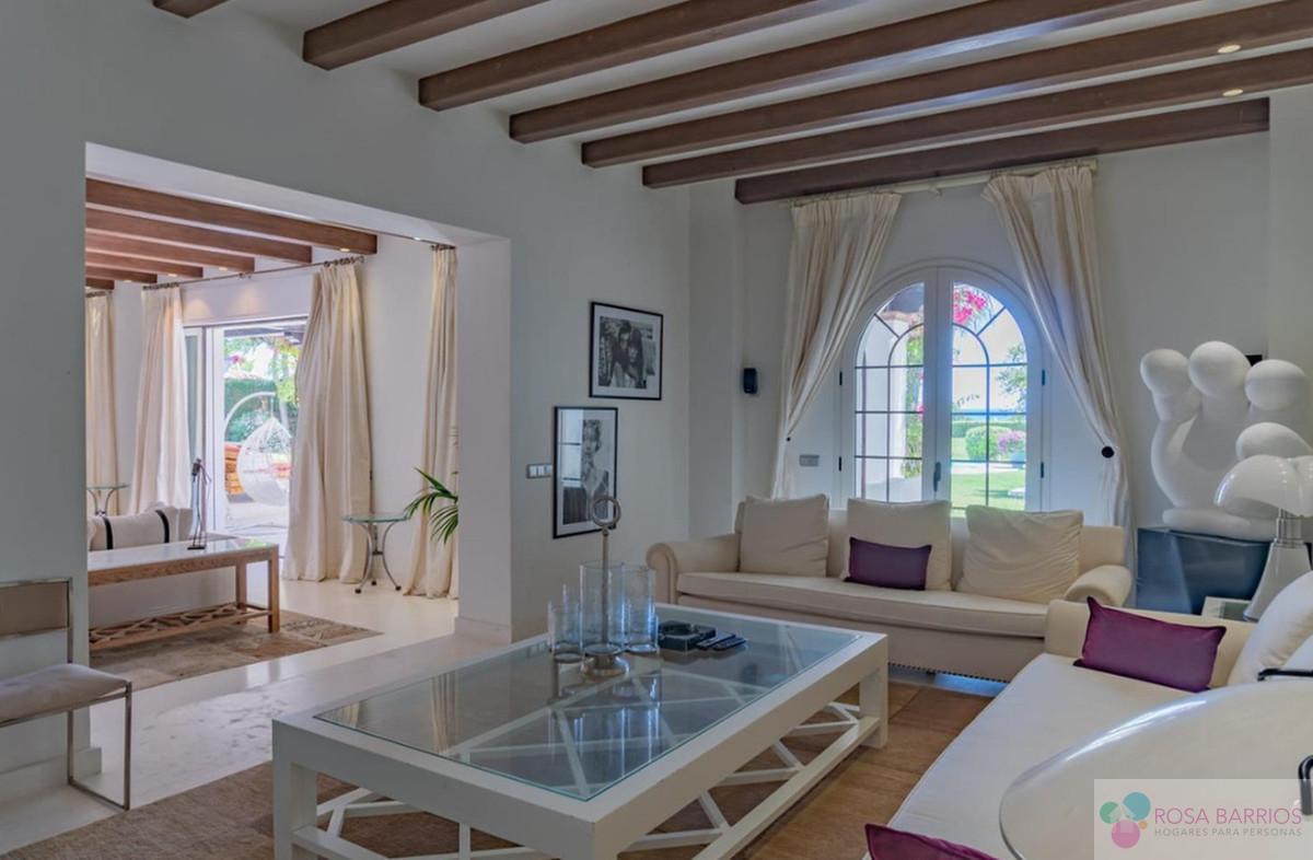 Zu verkaufen von villa in
 Estepona
