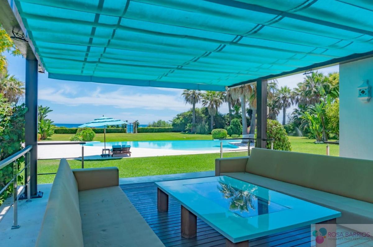 Zu verkaufen von villa in
 Estepona
