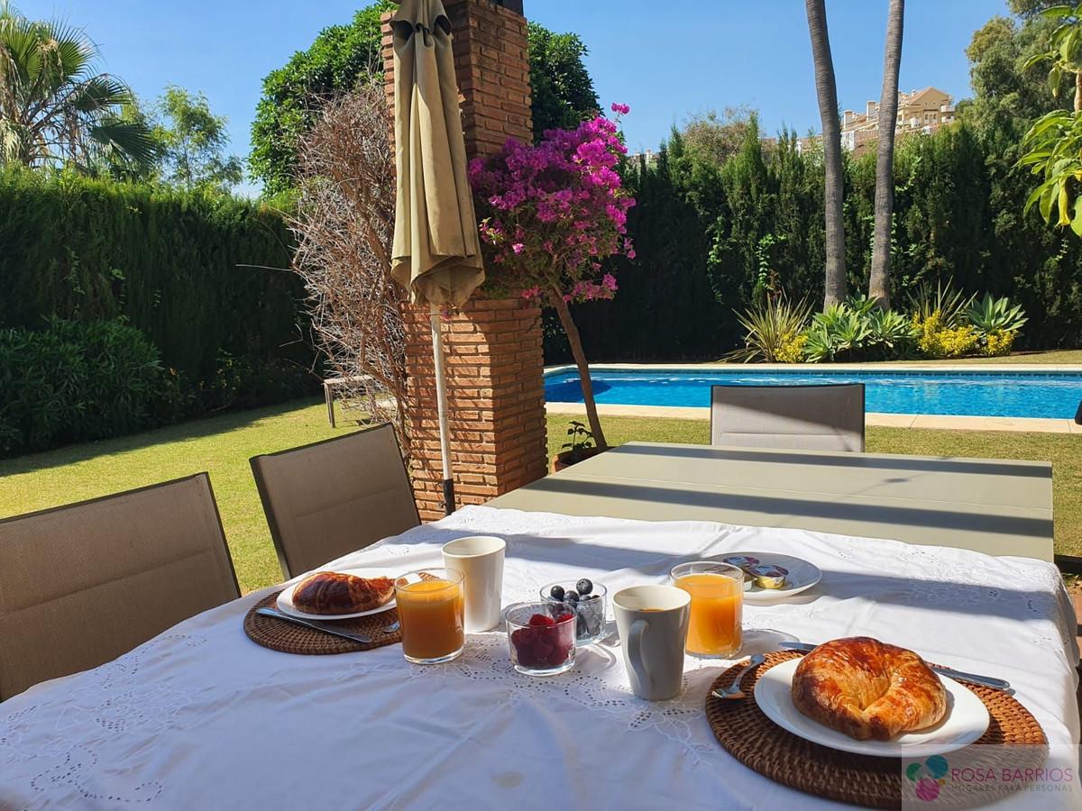 Venta de villa en Nueva Andalucía