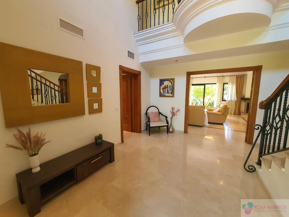 Venta de villa en Nueva Andalucía