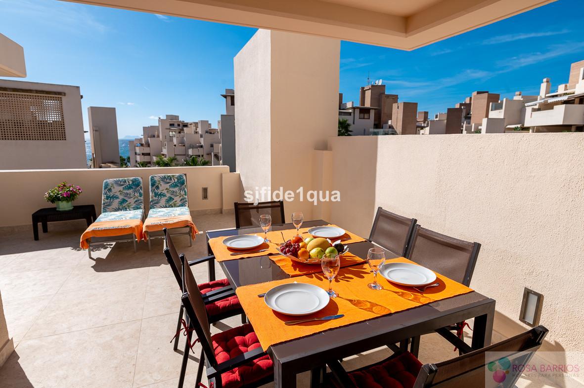 Zu verkaufen von penthouse in
 Estepona