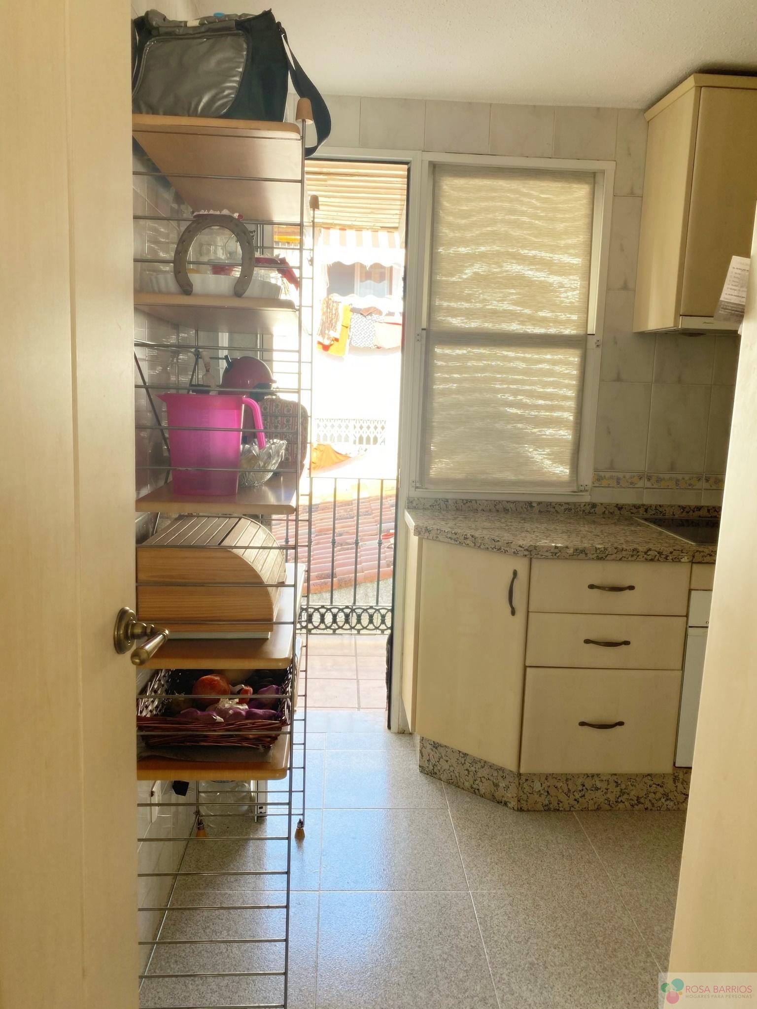 For sale of flat in Nueva Andalucía