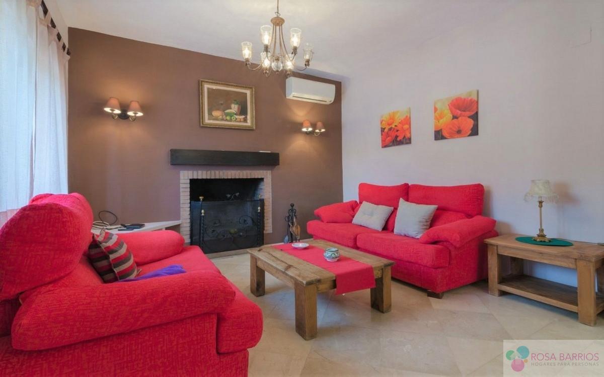 For sale of villa in Estepona