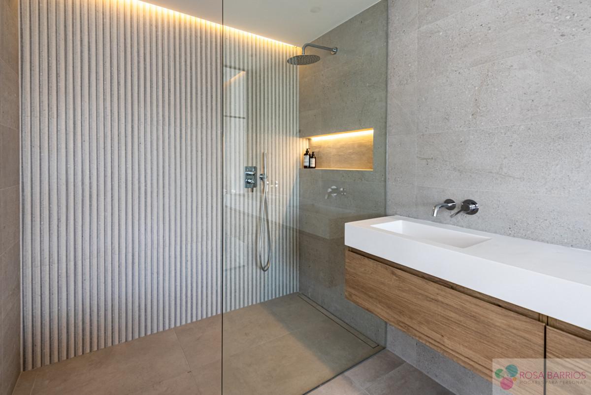 For sale of villa in Nueva Andalucía