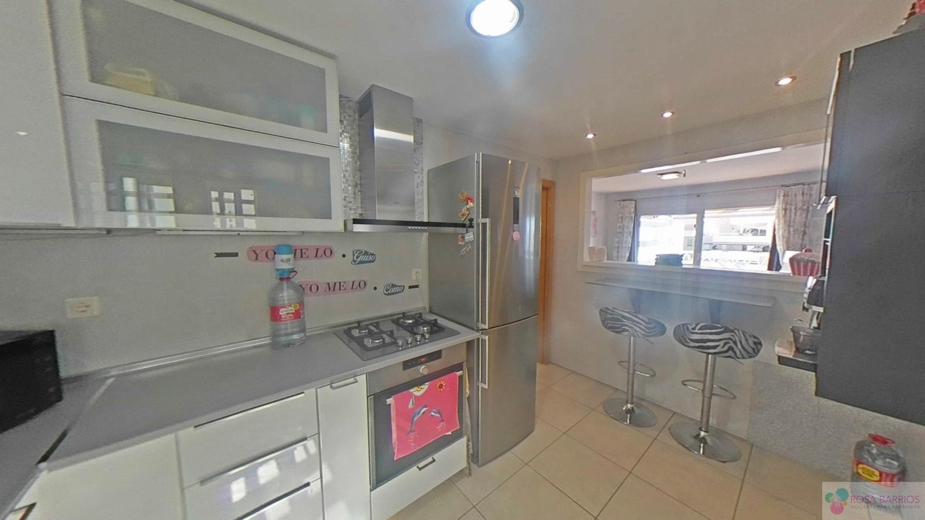 For sale of penthouse in Nueva Andalucía