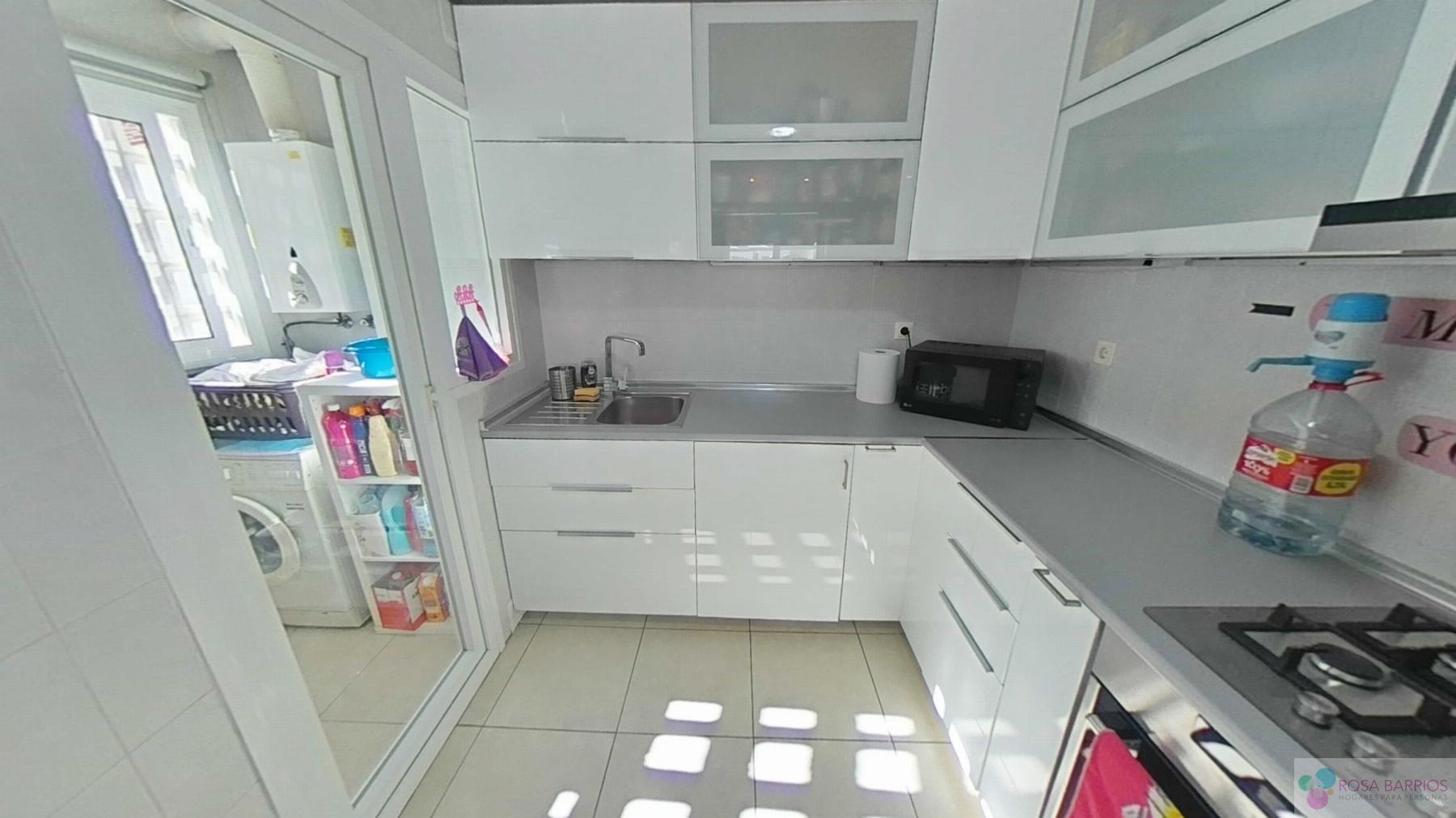 For sale of penthouse in Nueva Andalucía