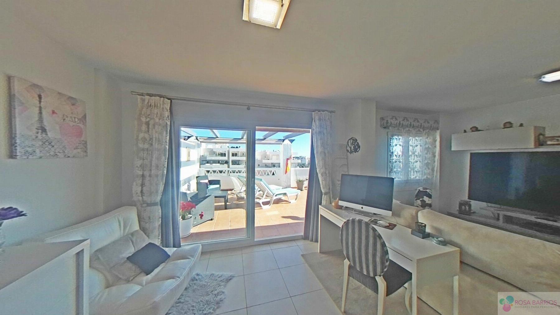 For sale of penthouse in Nueva Andalucía