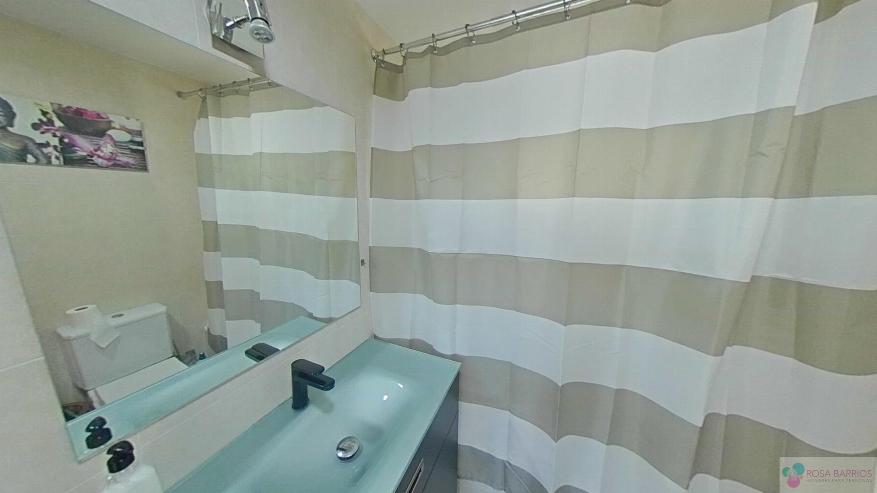 For sale of penthouse in Nueva Andalucía