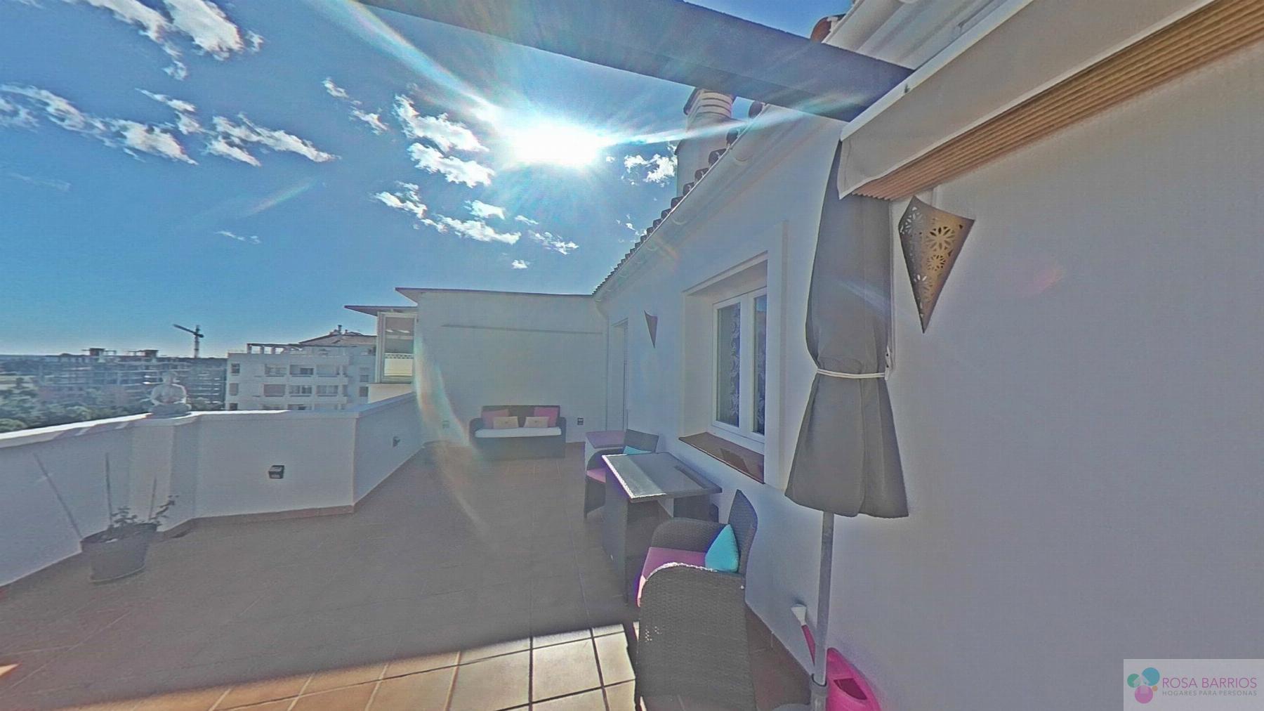 For sale of penthouse in Nueva Andalucía