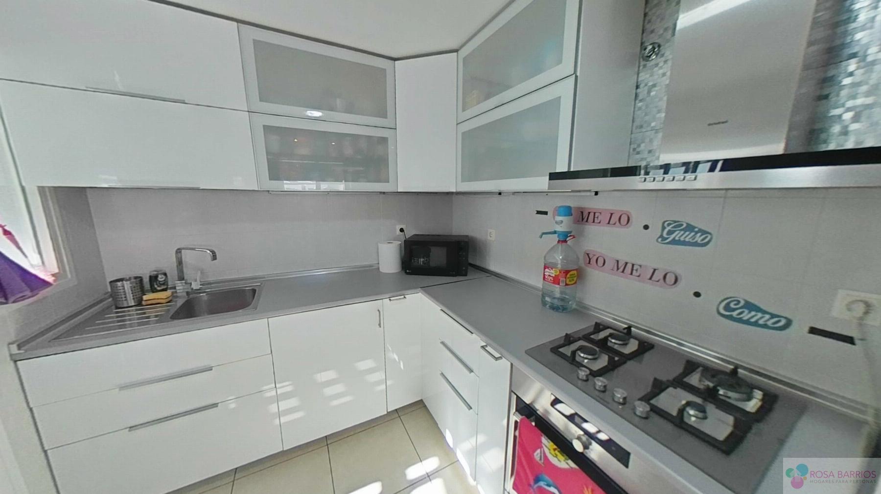 For sale of penthouse in Nueva Andalucía