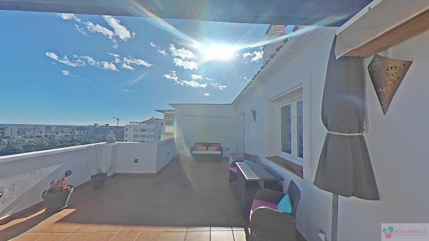 For sale of penthouse in Nueva Andalucía
