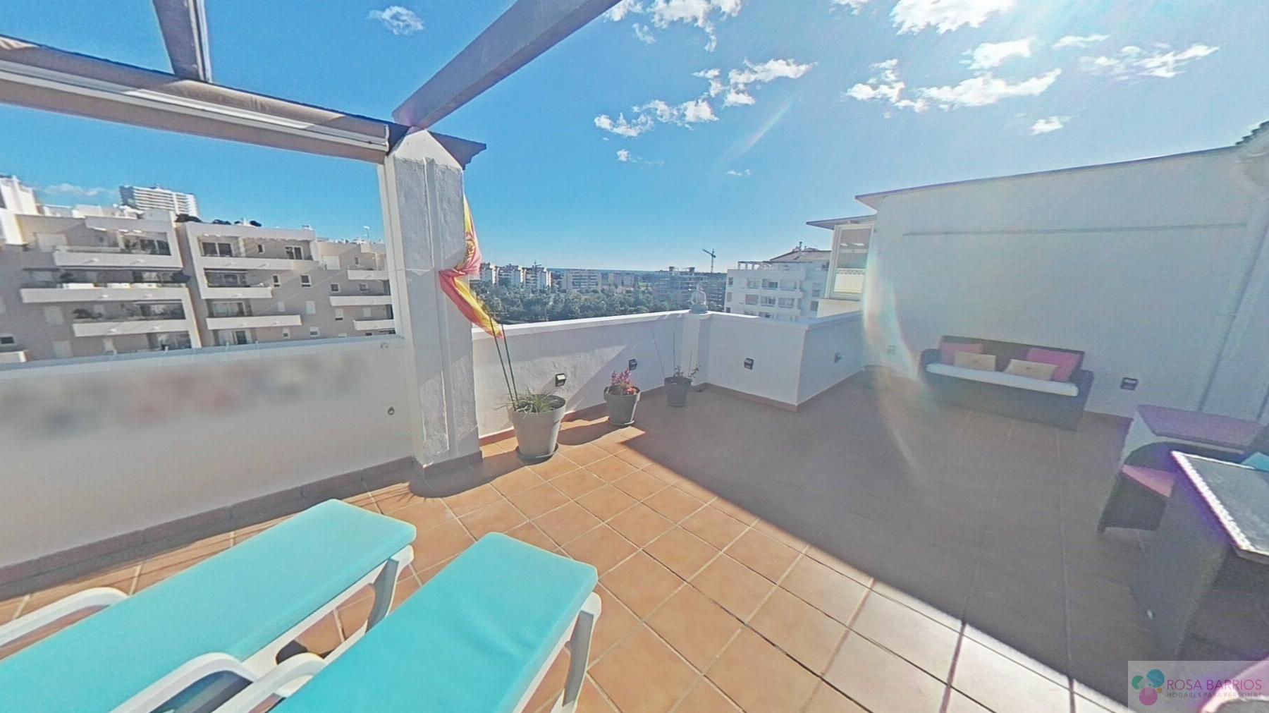 For sale of penthouse in Nueva Andalucía