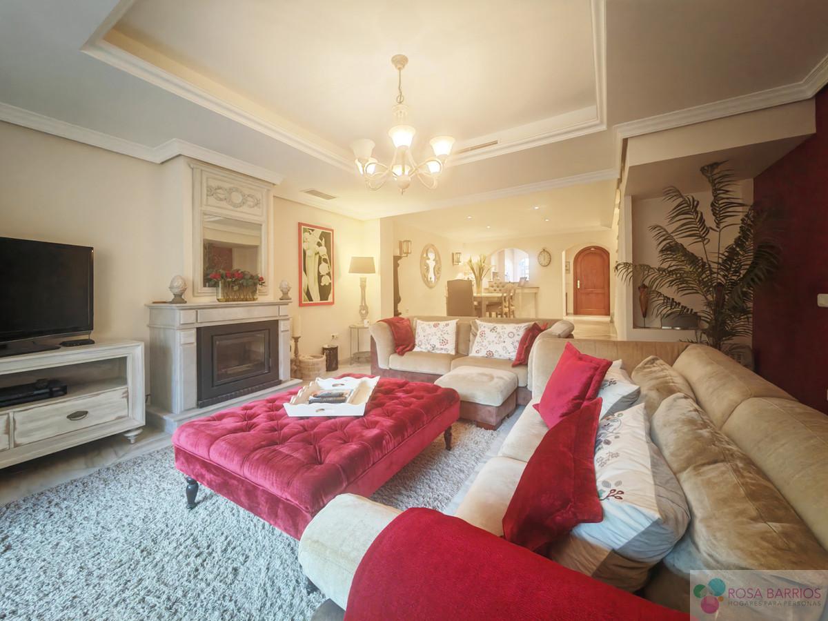 Venta de villa en Nueva Andalucía