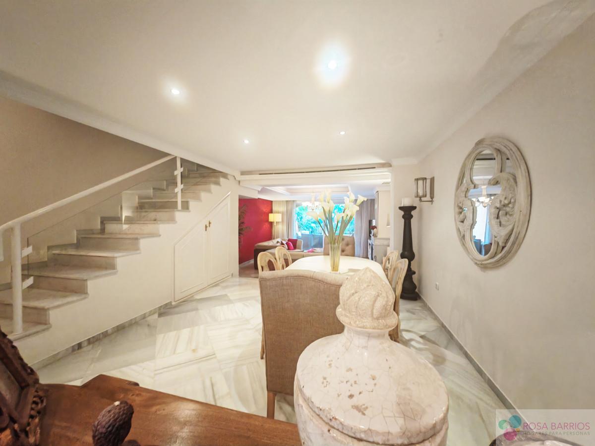 Venta de villa en Nueva Andalucía