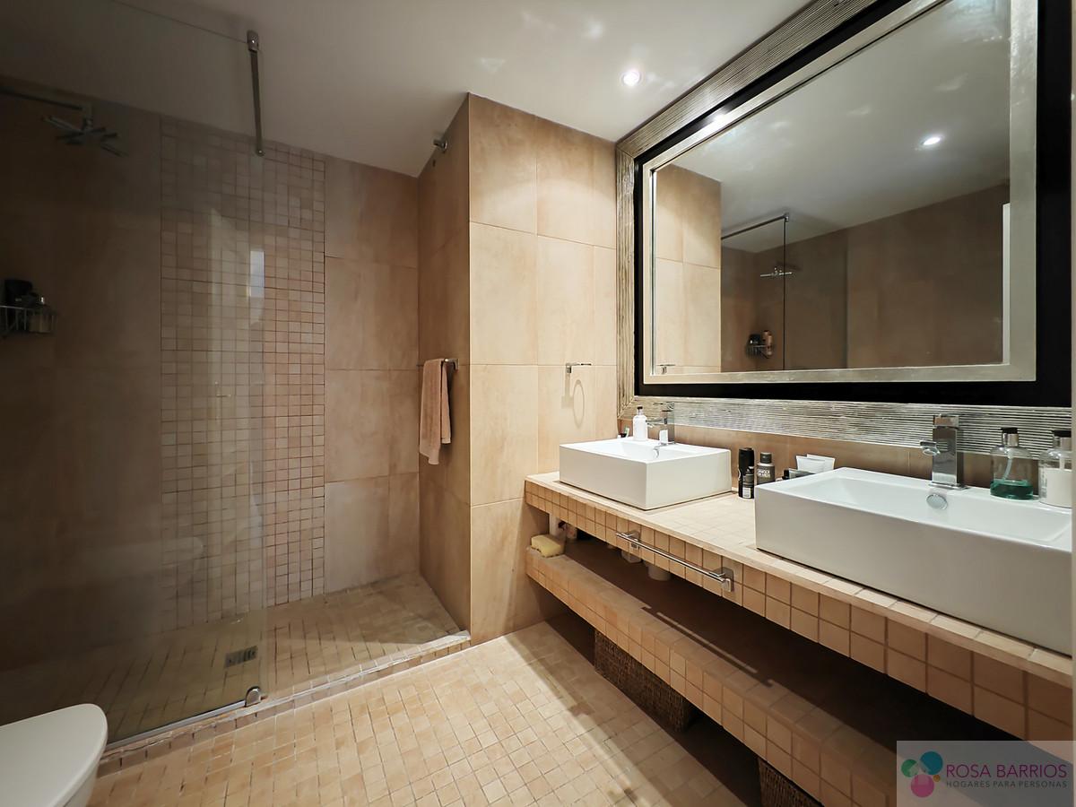 Venta de villa en Nueva Andalucía
