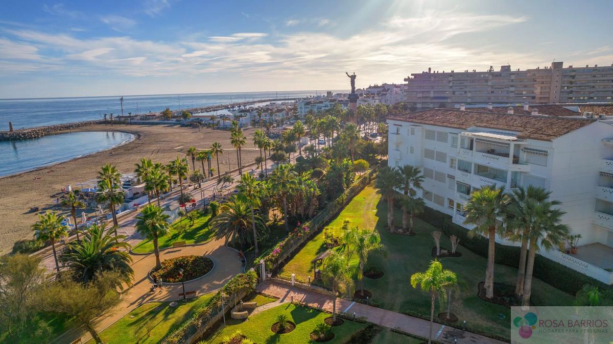 For sale of apartment in Puerto Banús