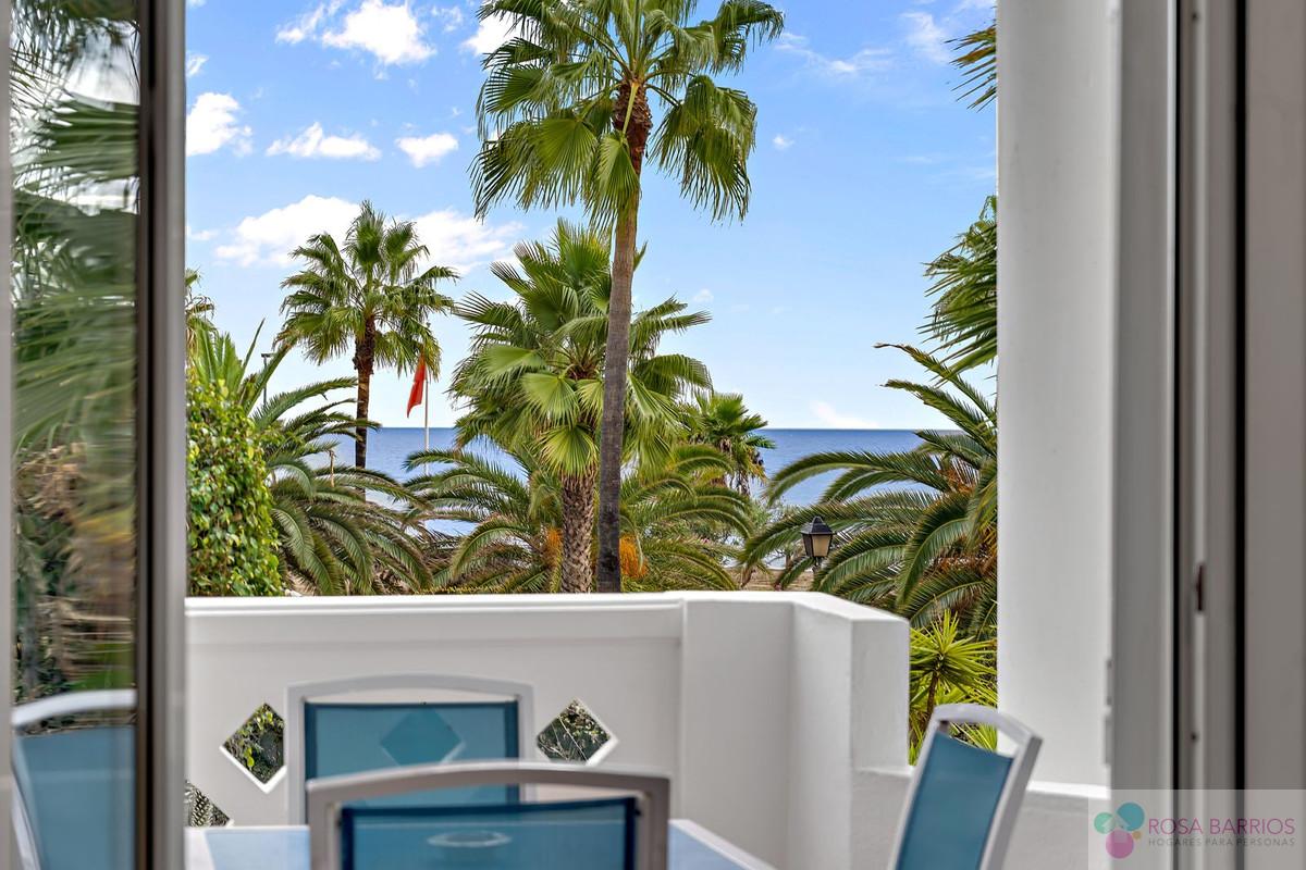For sale of apartment in Puerto Banús
