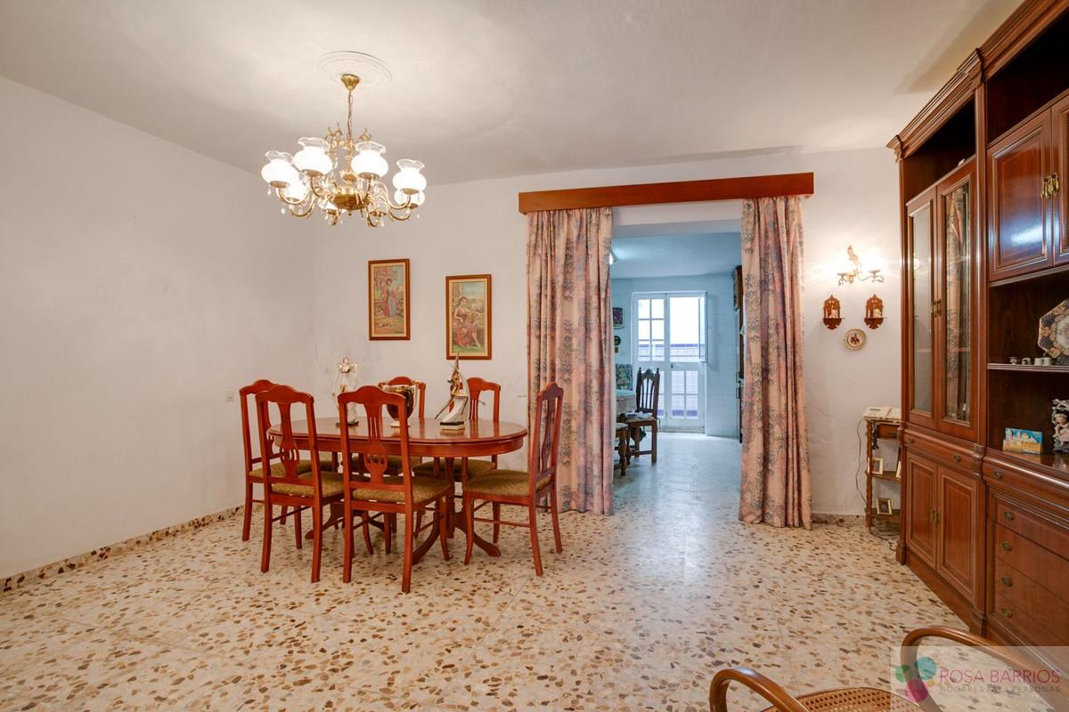 Zu verkaufen von villa in
 Estepona