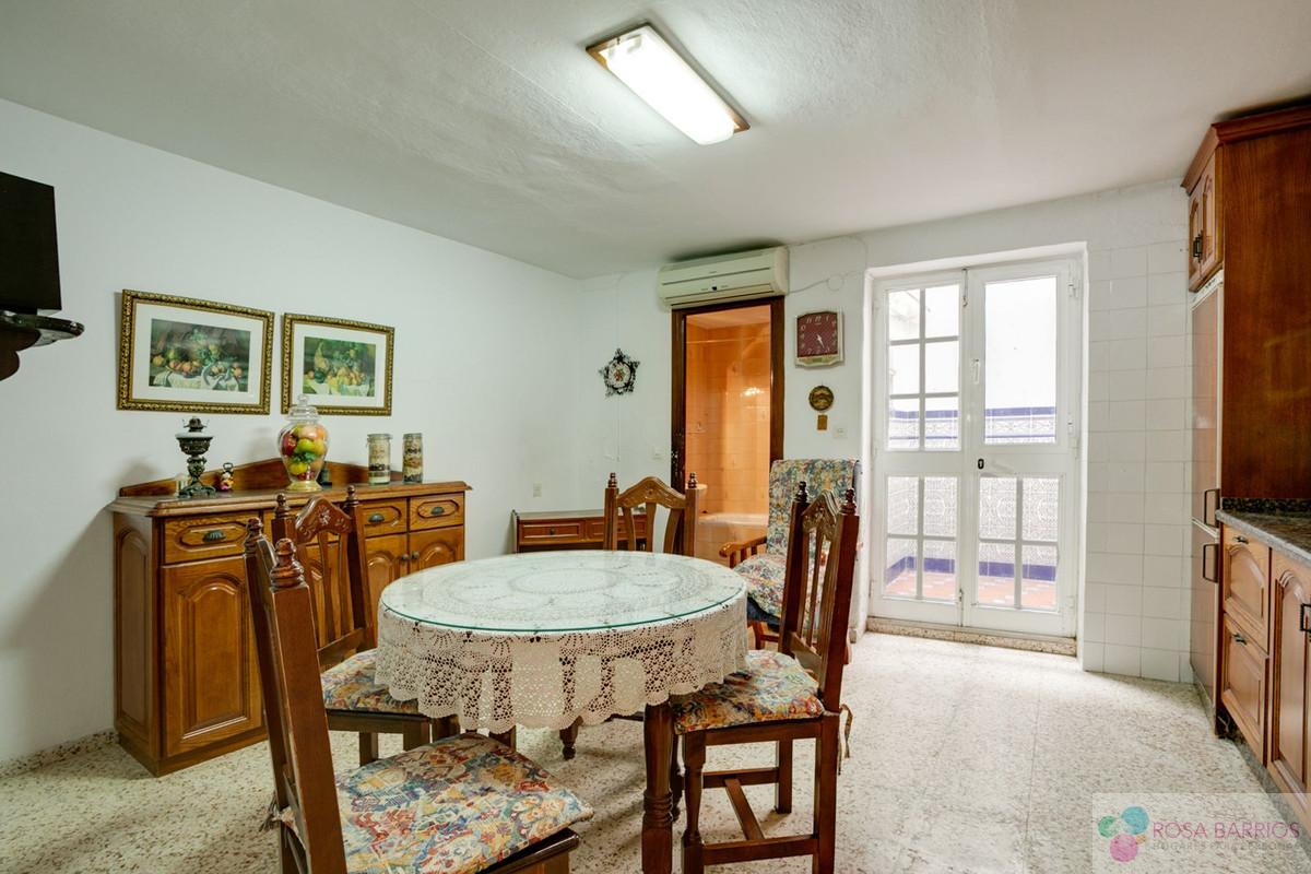 Zu verkaufen von villa in
 Estepona