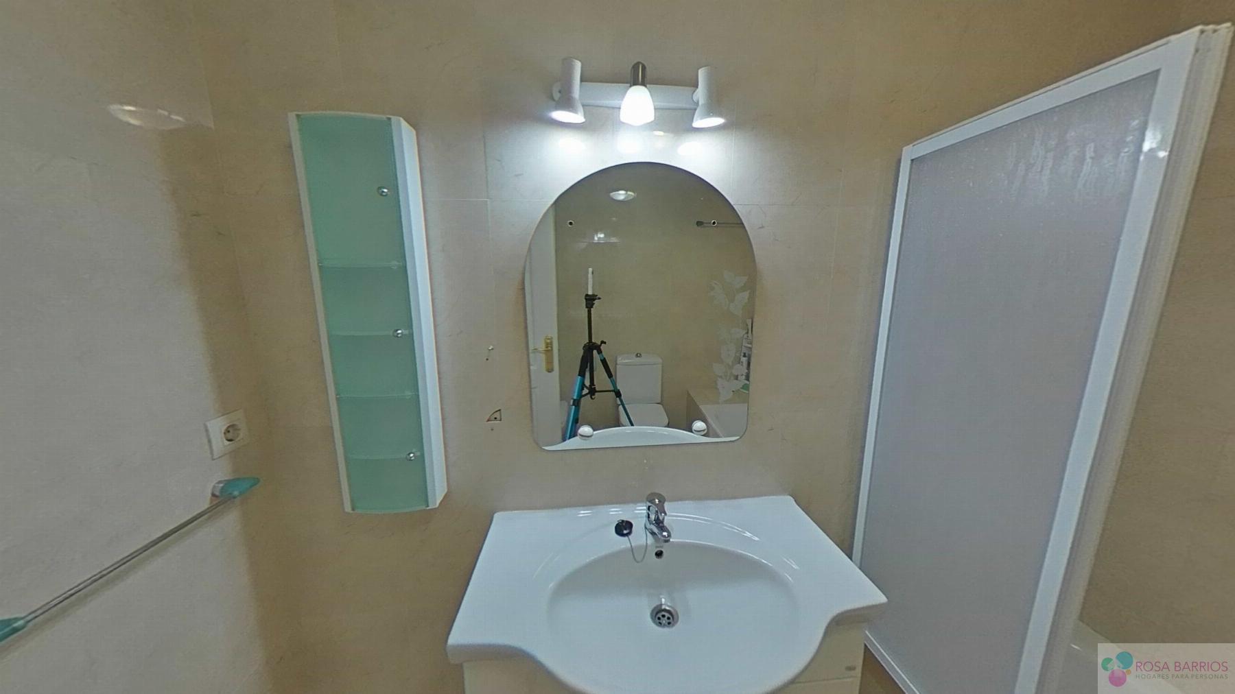 For sale of flat in Nueva Andalucía