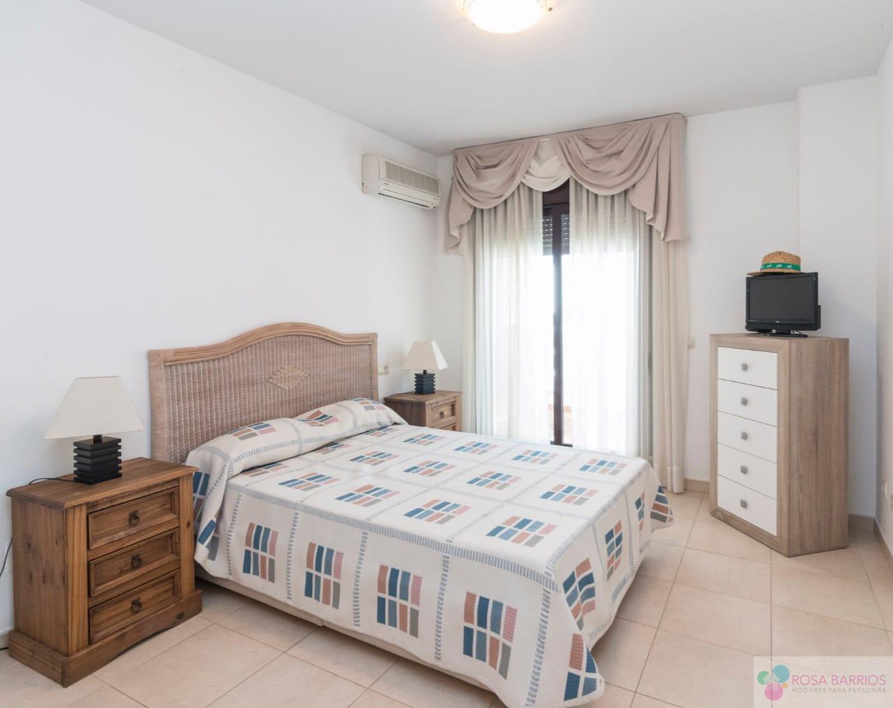 For sale of flat in Nueva Andalucía