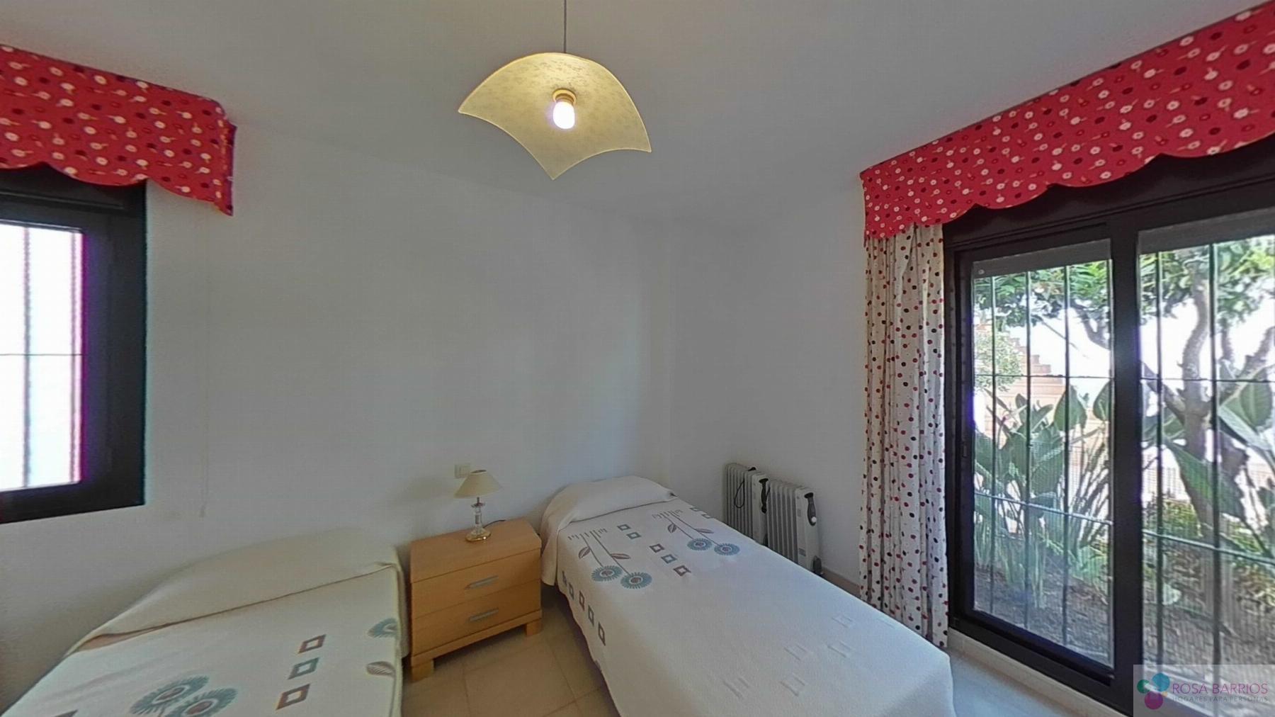 For sale of flat in Nueva Andalucía