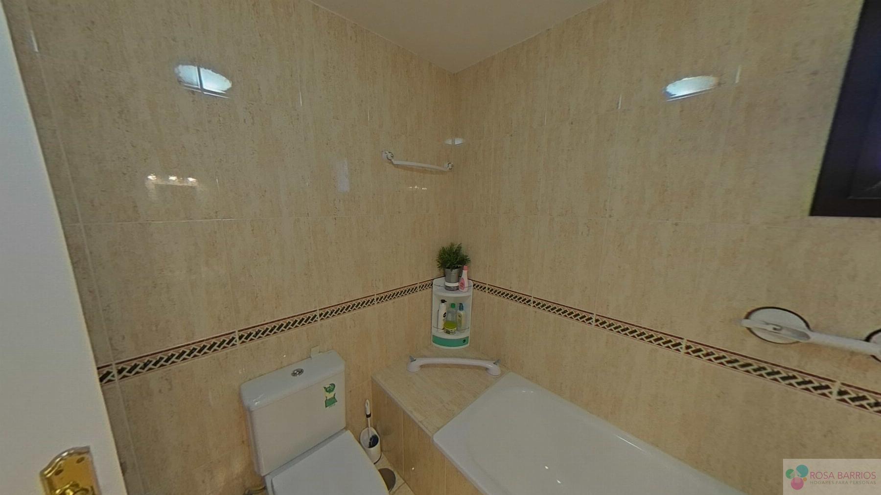 For sale of flat in Nueva Andalucía
