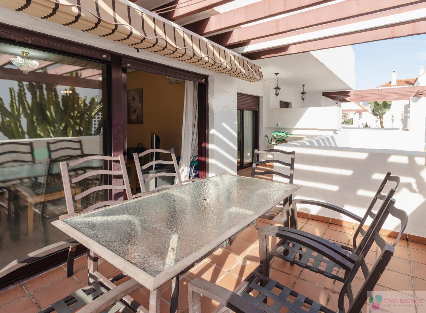 For sale of flat in Nueva Andalucía