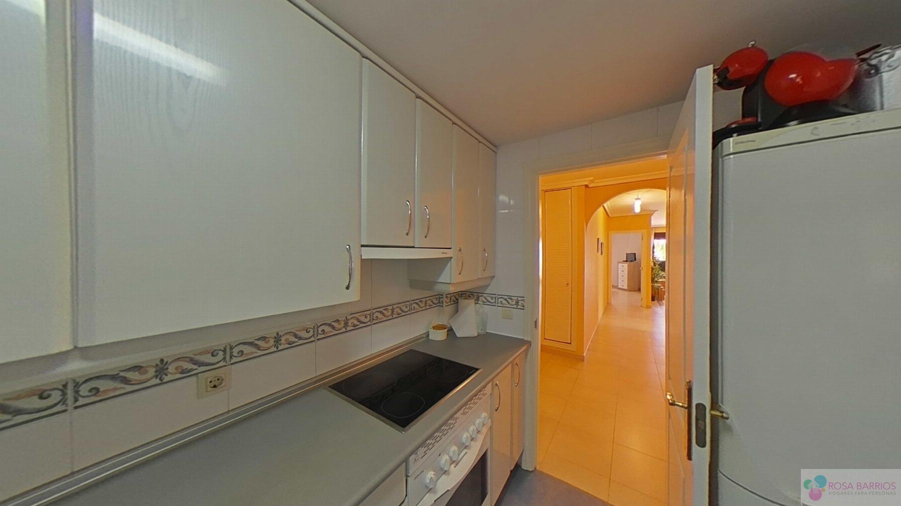 For sale of flat in Nueva Andalucía
