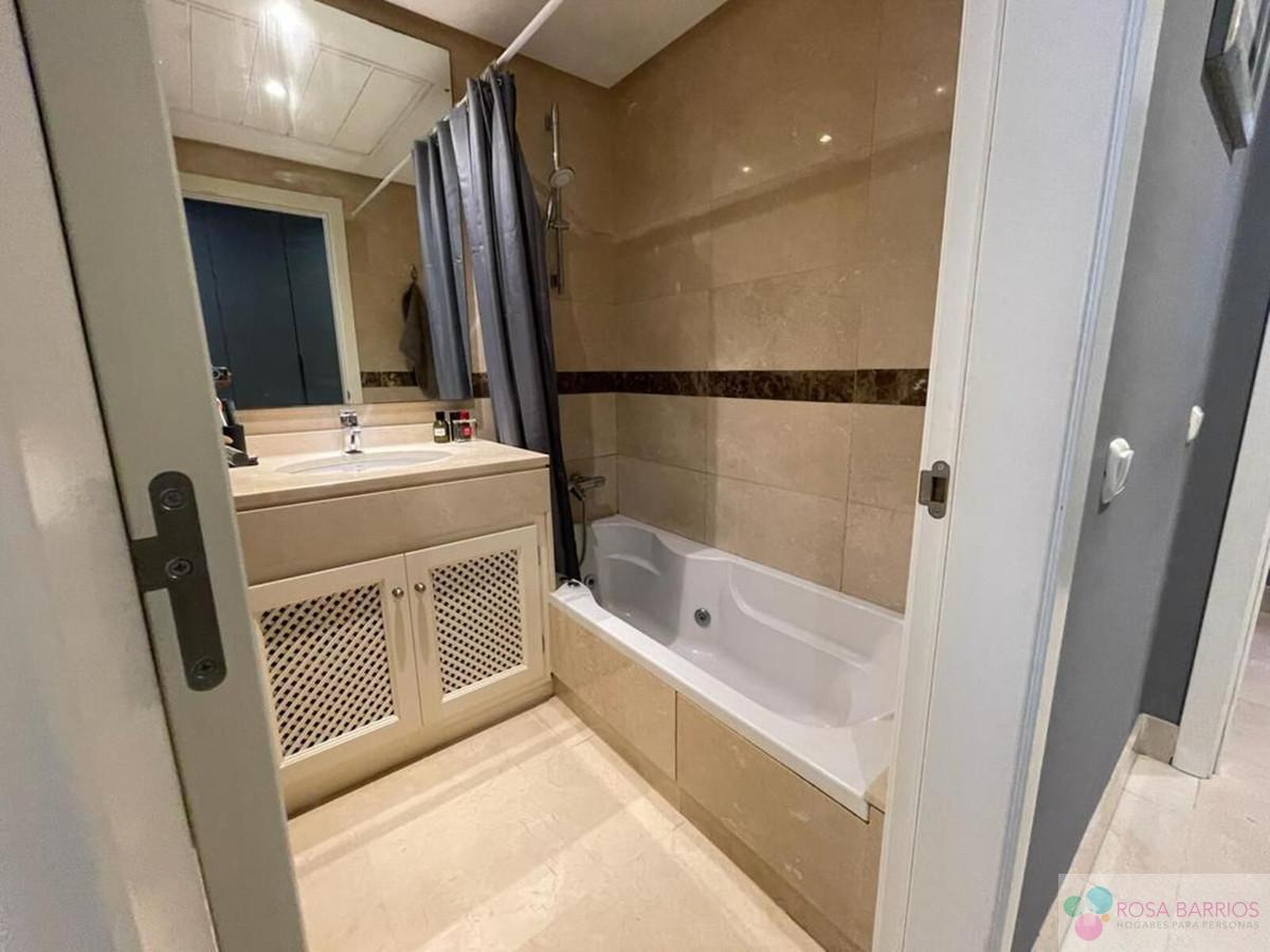 For sale of apartment in Estepona