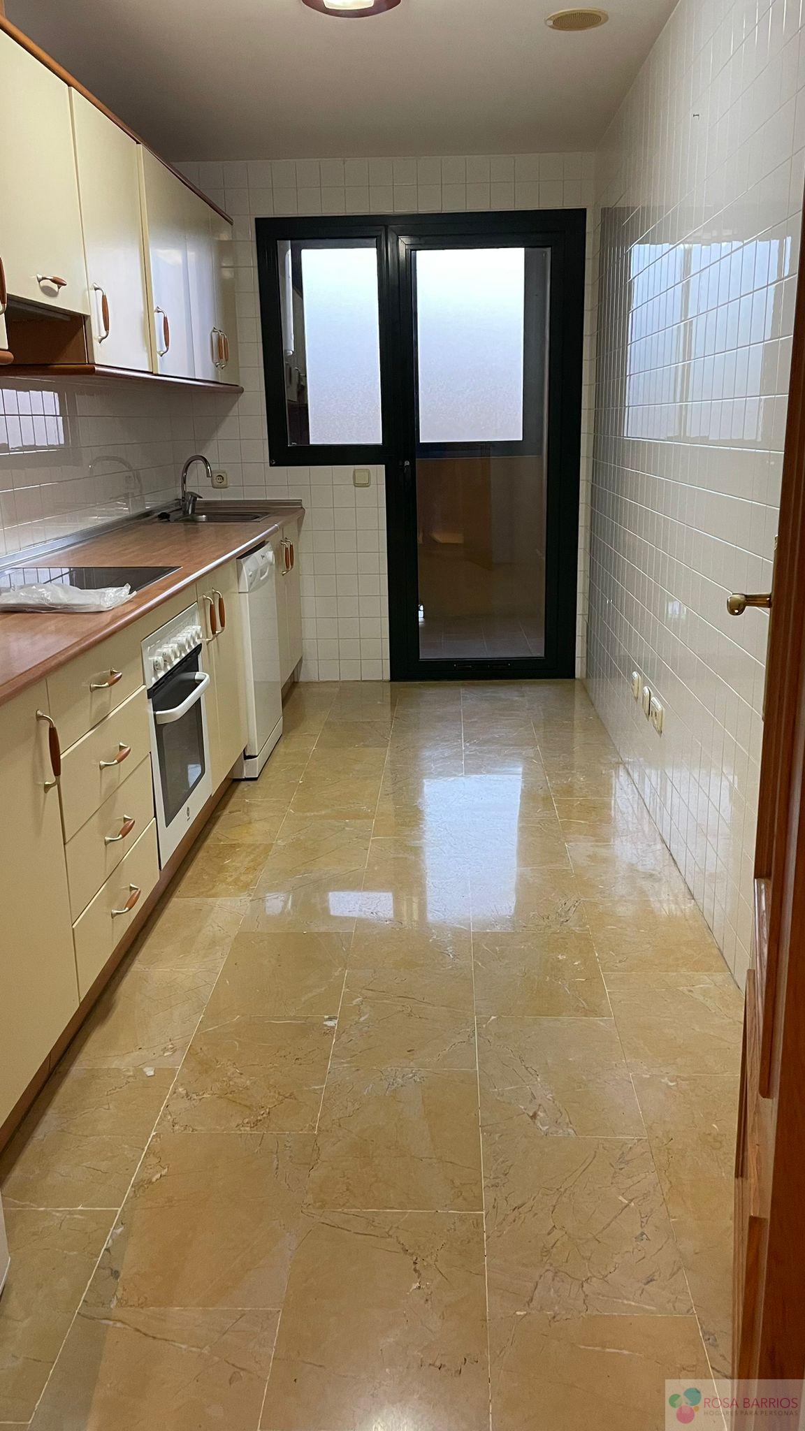 Venta de piso en San Pedro de Alcántara