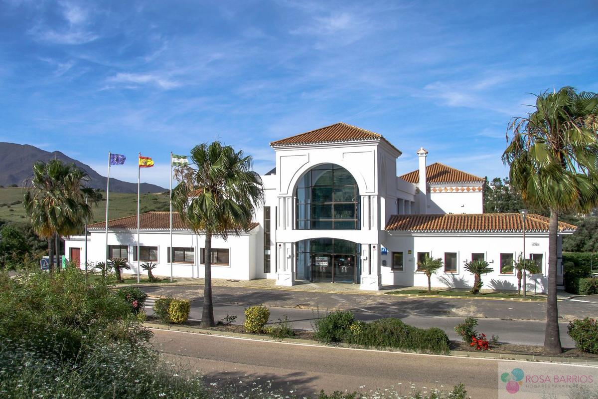 Venta de local comercial en Estepona