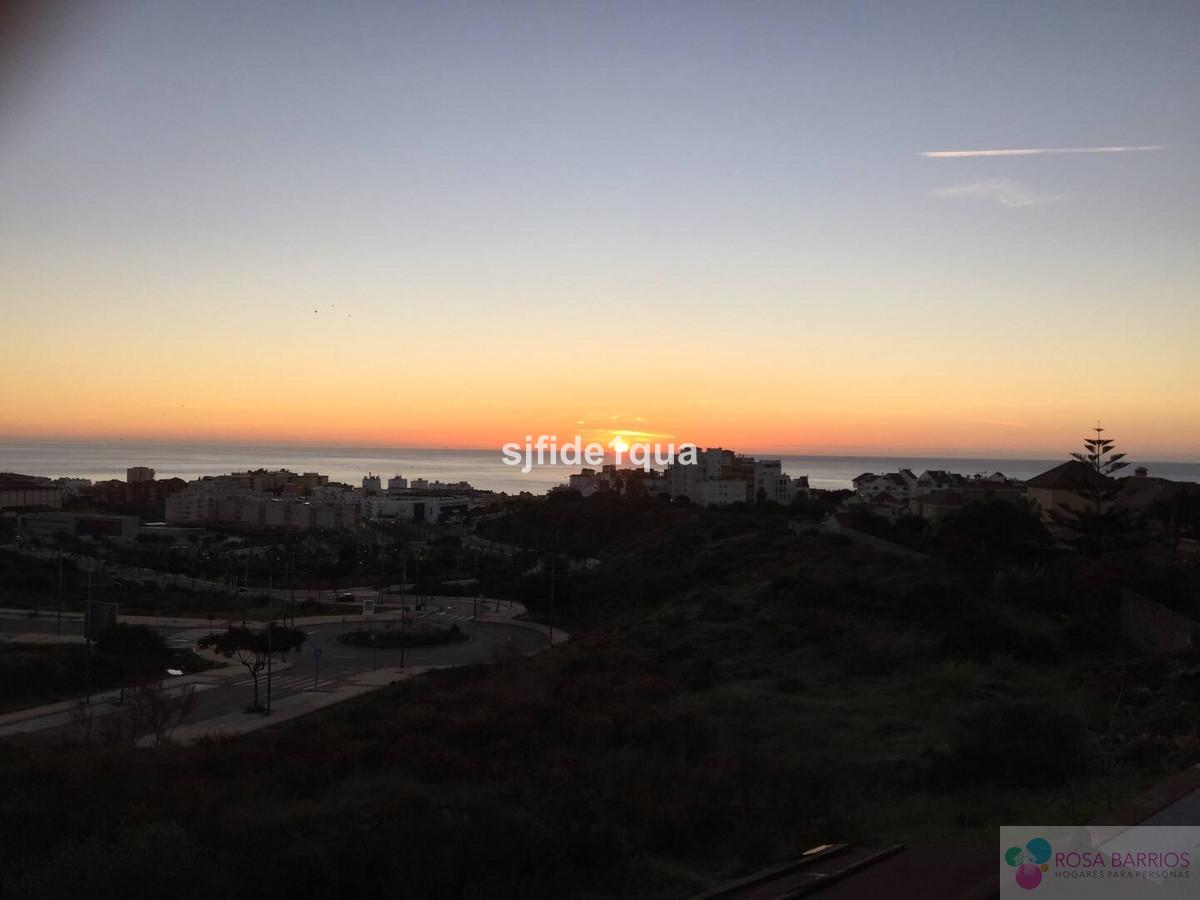 For sale of villa in Estepona