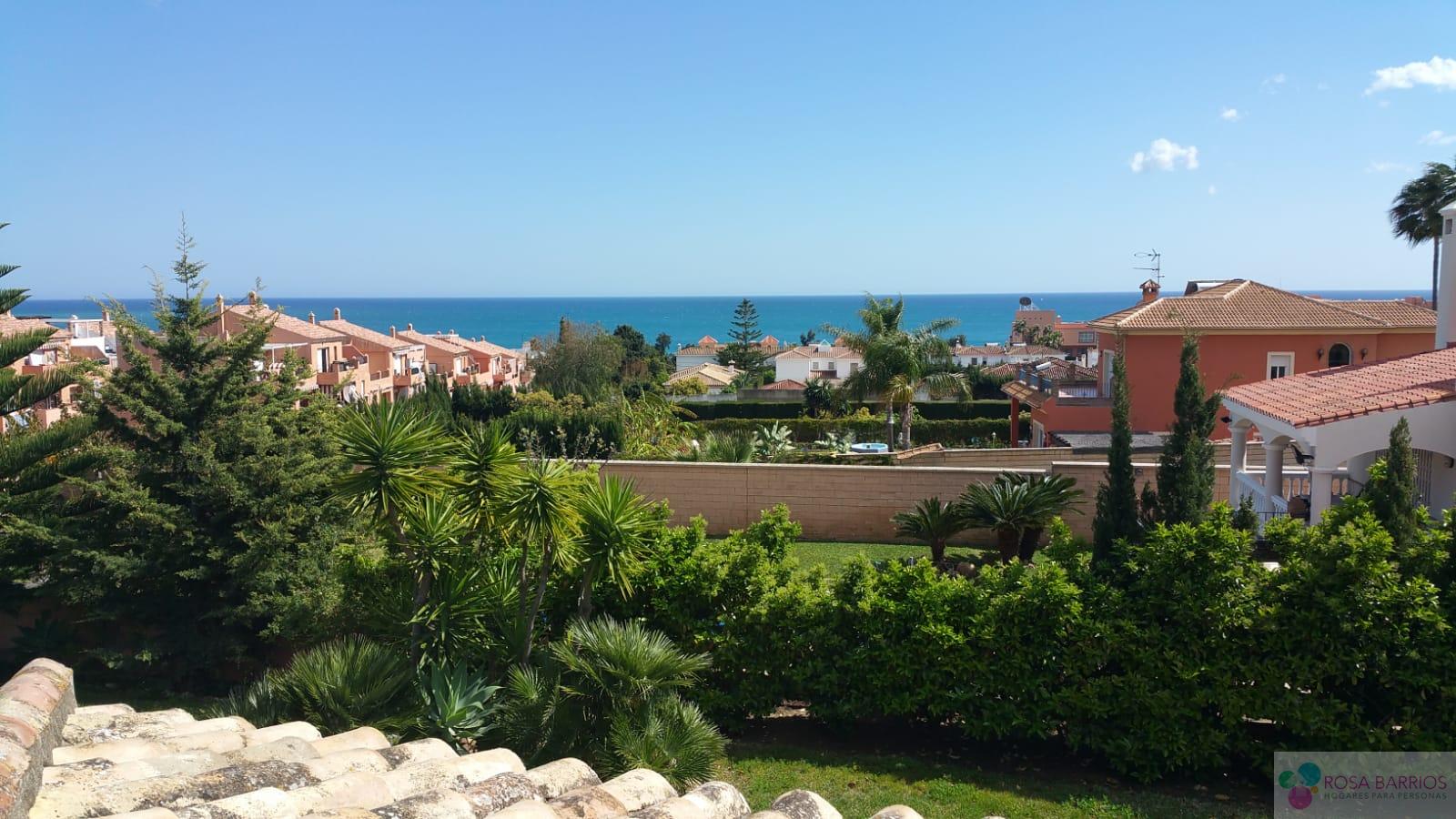 For sale of villa in Estepona