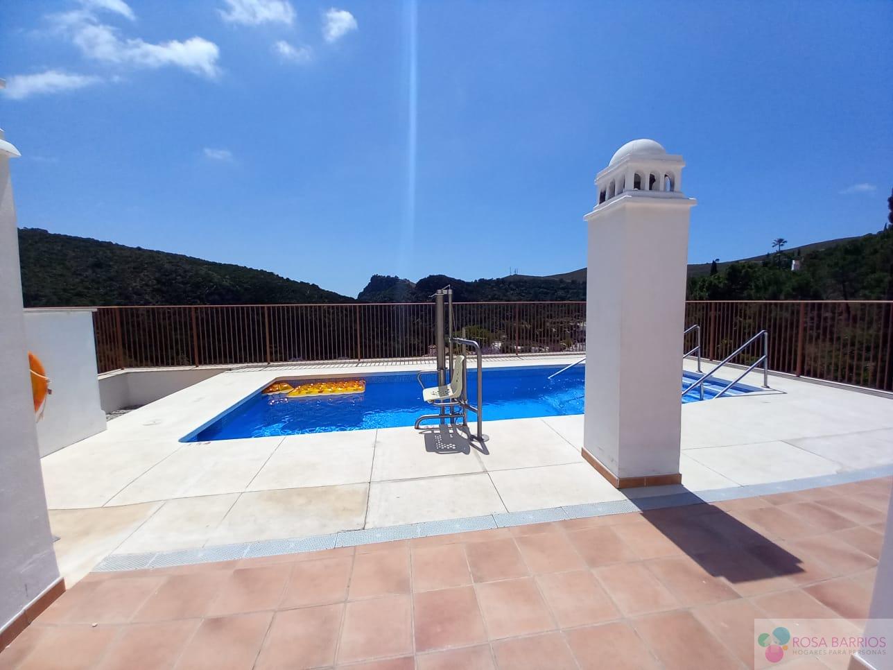 For sale of apartment in Benahavís