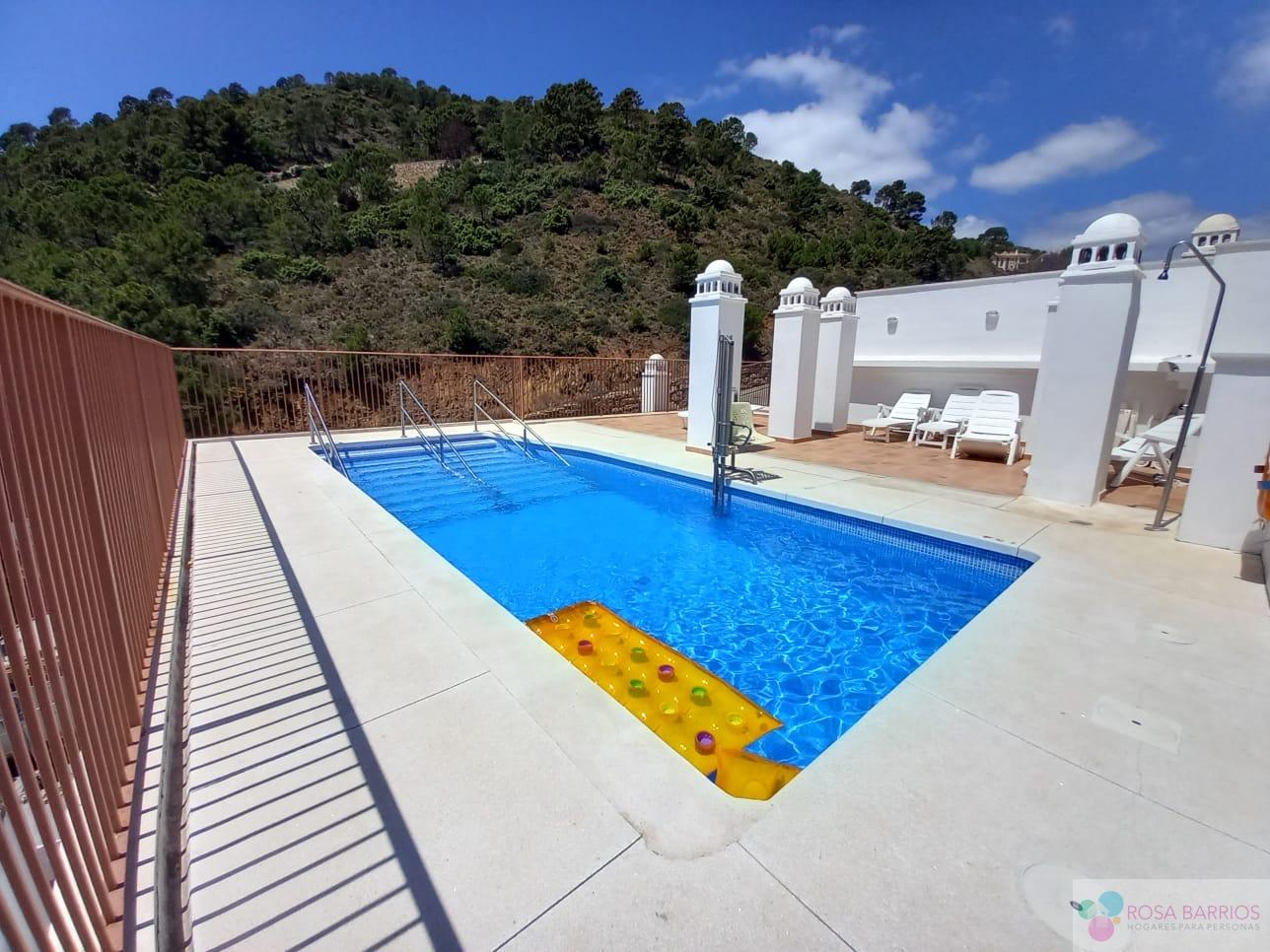 For sale of apartment in Benahavís