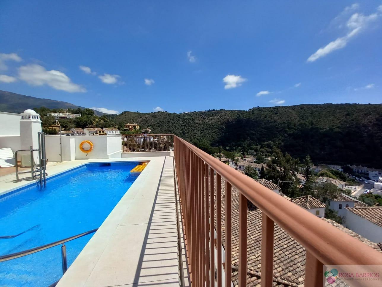 For sale of apartment in Benahavís