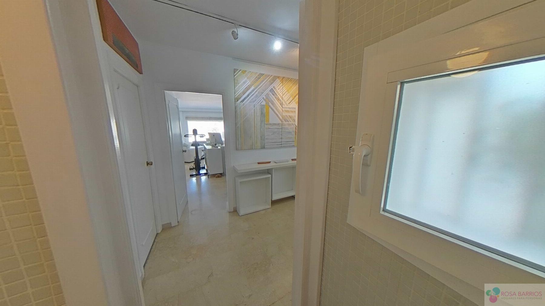 For sale of house in Nueva Andalucía