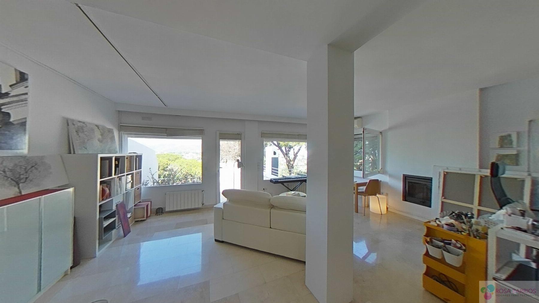 For sale of house in Nueva Andalucía