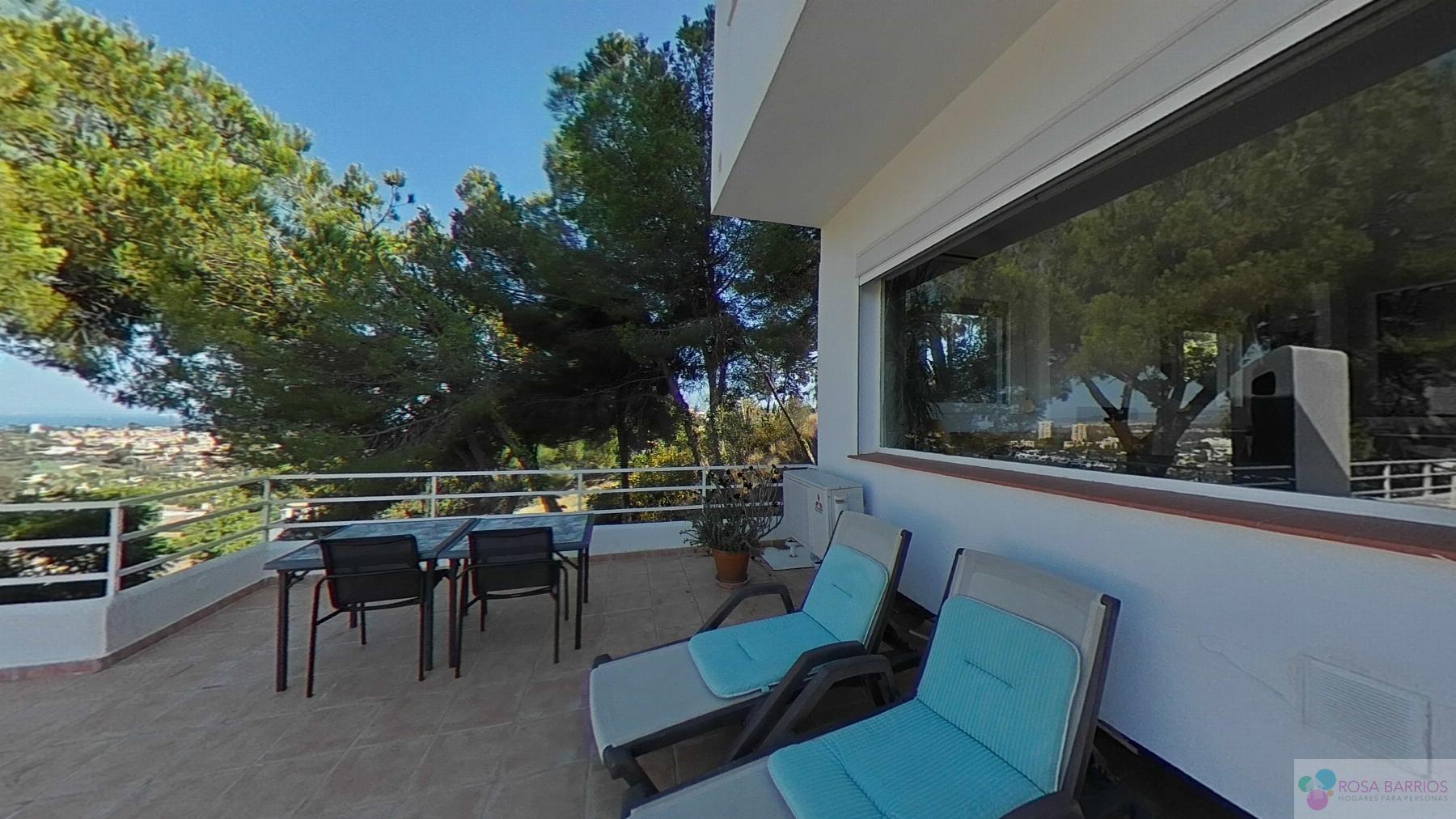 For sale of house in Nueva Andalucía