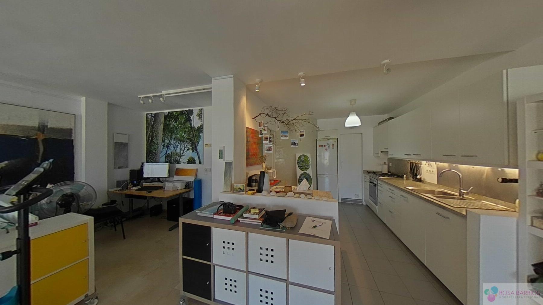 For sale of house in Nueva Andalucía