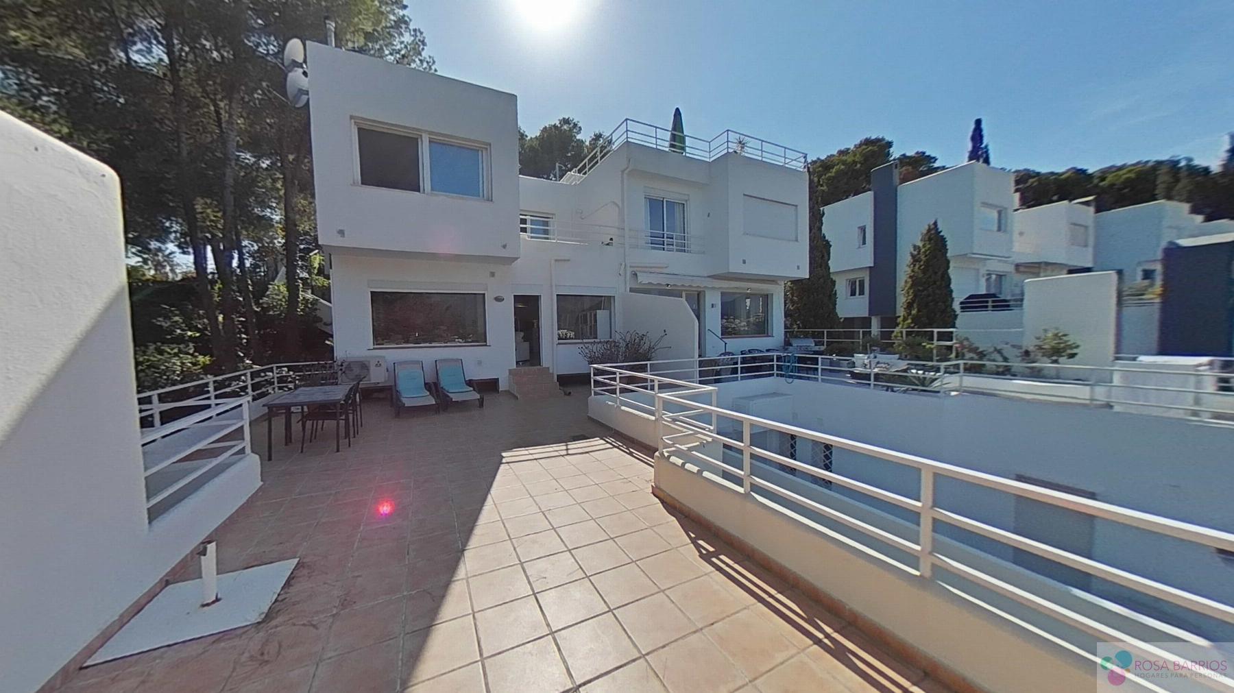 For sale of house in Nueva Andalucía