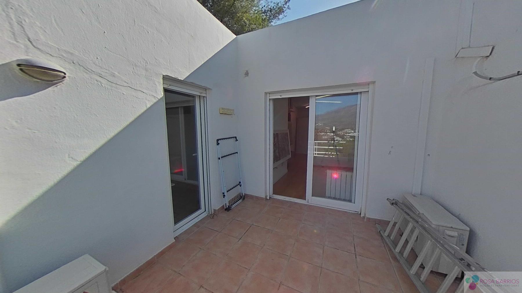 For sale of house in Nueva Andalucía