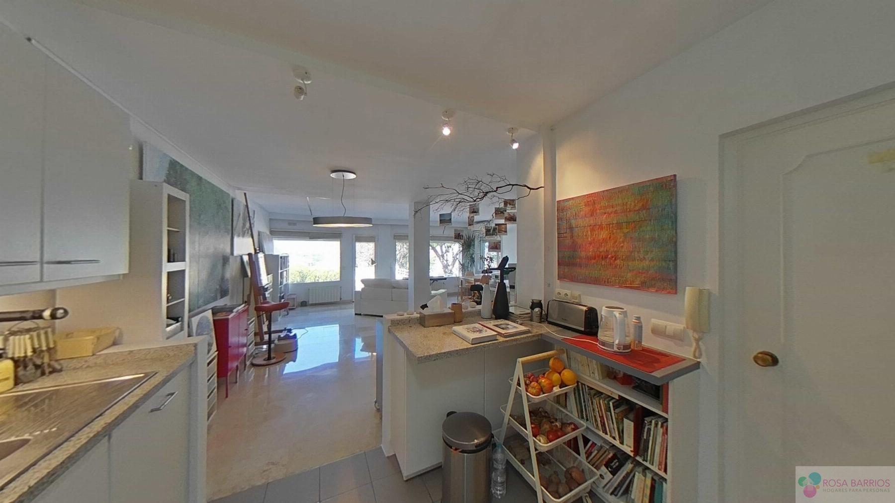 For sale of house in Nueva Andalucía