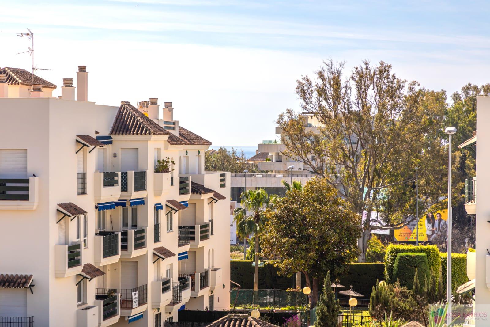 For sale of apartment in Nueva Andalucía